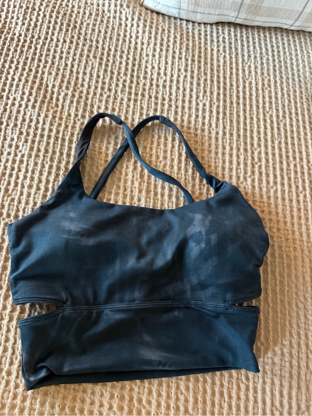 Seamless Black Strappy Low-Impact Sports Bralette